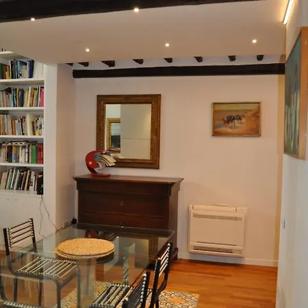 Casa Di Mario In Centro Storico Con Due Da Letto E Terrazze 아파트 *